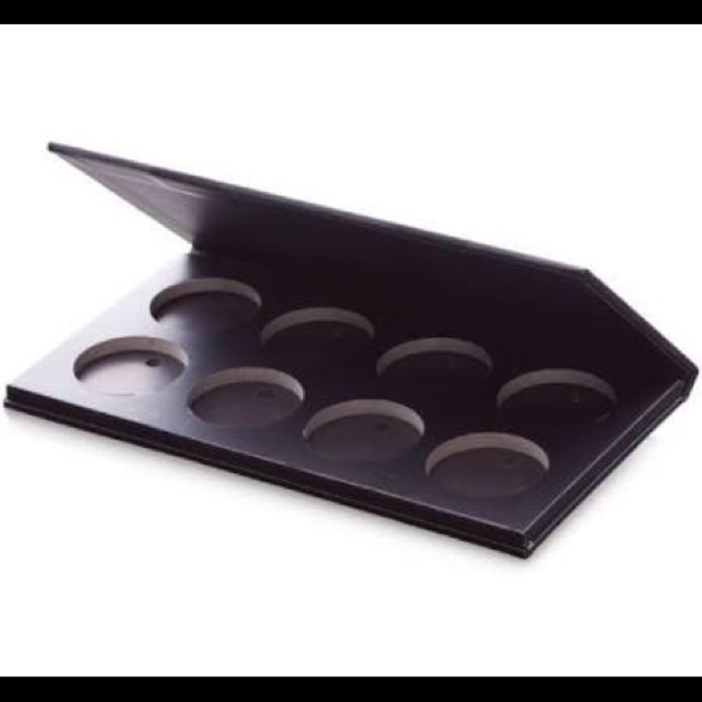 Younique shadow 8 palette new